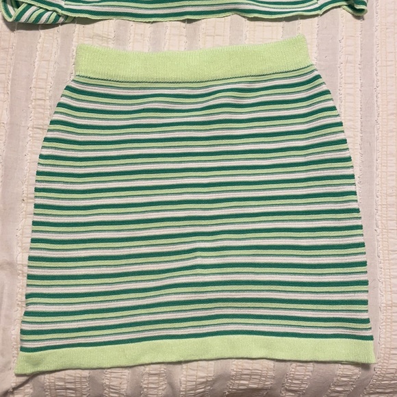 Two Piece Set - Picture 2 of 4